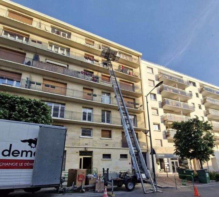 Location de monte-matériaux avec opérateurs en Île-de-France